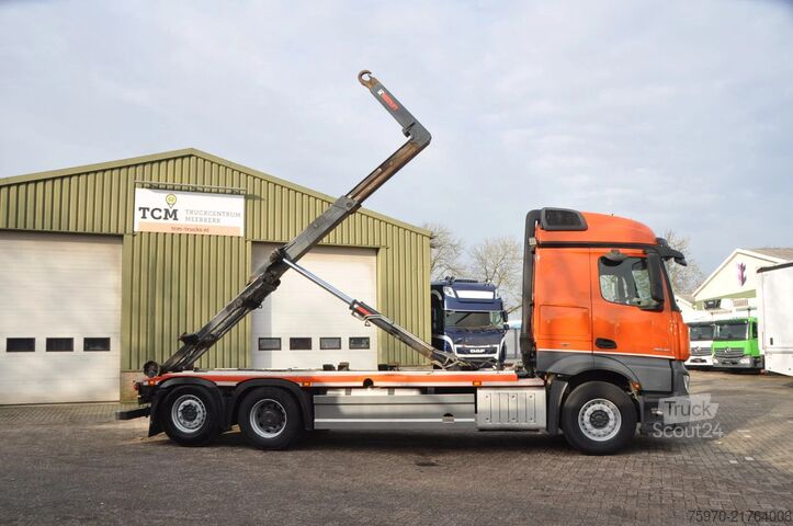 Система крюкових кронштейнів Mercedes-Benz Actros 2845 6X2 HIAB MultiLift HAAKARM