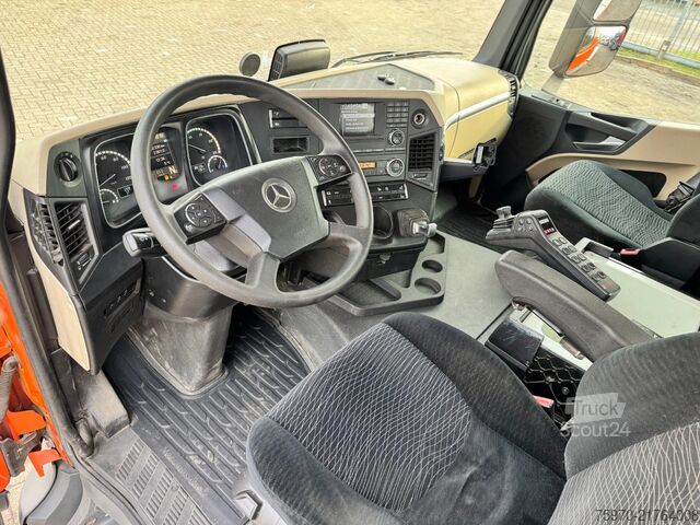 Система крюкових кронштейнів Mercedes-Benz Actros 2845 6X2 HIAB MultiLift HAAKARM