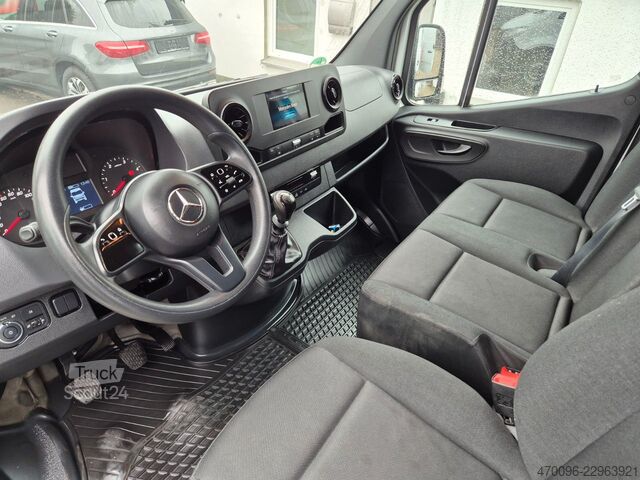 Duba panelată MERCEDES-BENZ Sprinter 211 Kasten*L1/H1*Klima*3 Sitzer*
