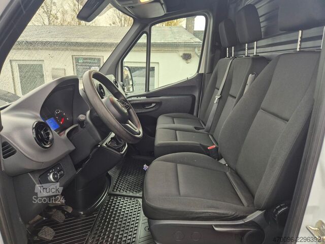 Duba panelată MERCEDES-BENZ Sprinter 211 Kasten*L1/H1*Klima*3 Sitzer*
