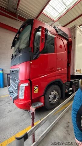 Влекач Volvo FH 500