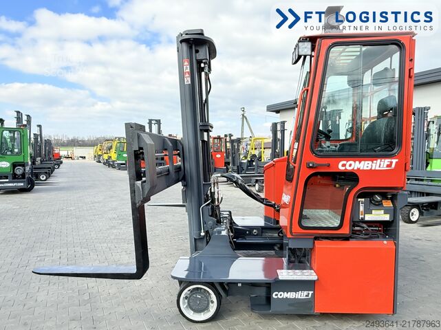 Négyirányú targoncát Combilift C3000ET TRIPLEX 5940 WIDE FORK POSITIONE