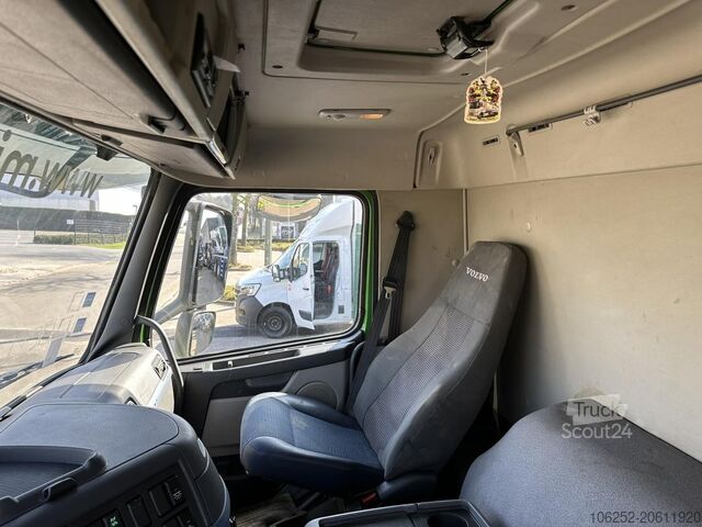 Fahrgestell mit Fahrerhaus Volvo FM 340 8x2 CHASSIS (7m35) - LIFT+STEERING AXLE ...