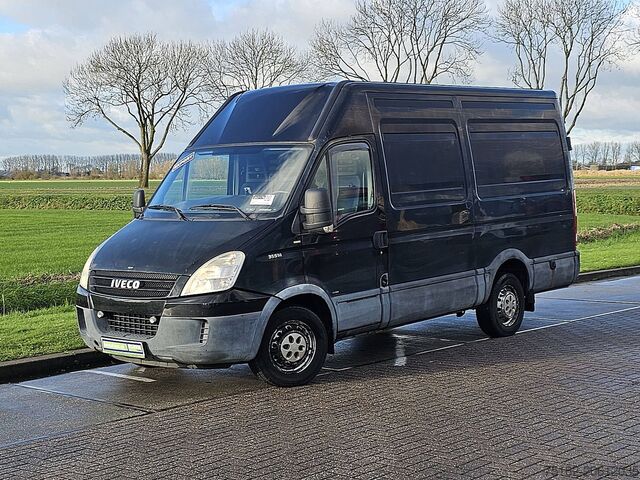 عربة ستيشن واغن ذات سقف مرتفع IVECO DAILY