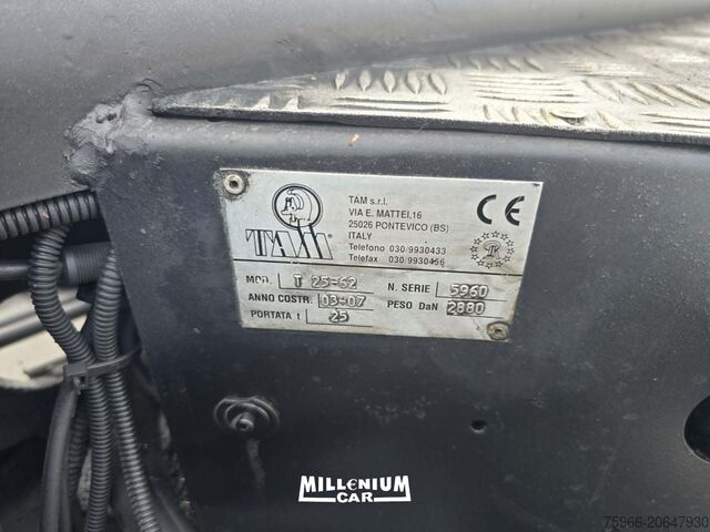 автокран Iveco STRALIS 260D36 GRU E SCARRABILE ADR