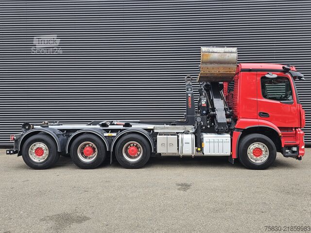 Koukkuvarsijärjestelmä Mercedes-Benz AROCS 3645 8x4 / HIAB Z KRAAN + HAAKARM