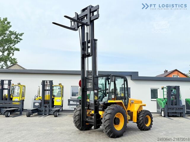 Terränggående gaffeltruck JCB 940 / TRIPLEX 4500 / FREE-LIFT NEW TIRES