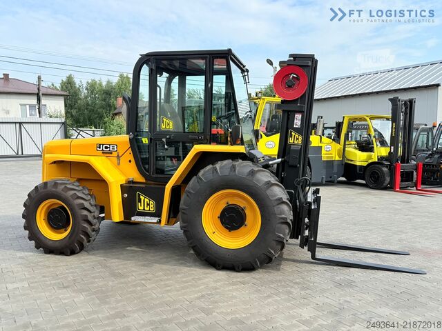 Terränggående gaffeltruck JCB 940 / TRIPLEX 4500 / FREE-LIFT NEW TIRES