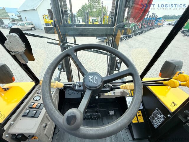 Terränggående gaffeltruck JCB 940 / TRIPLEX 4500 / FREE-LIFT NEW TIRES