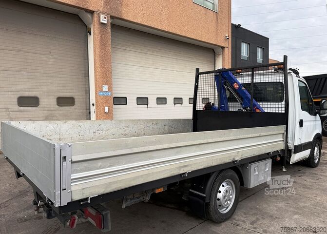 Sunkvežimis su fiksuota kėbulo platforma Iveco DAILY 35S15