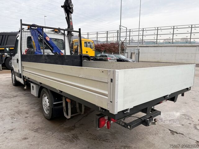 Sunkvežimis su fiksuota kėbulo platforma Iveco DAILY 35S15