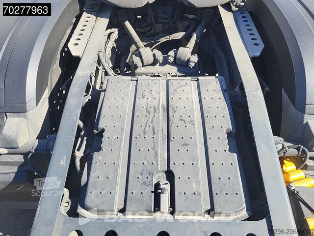 Standaard trekker Mercedes Actros 1851 Actros 4X2 BigSpace 2x Tanks