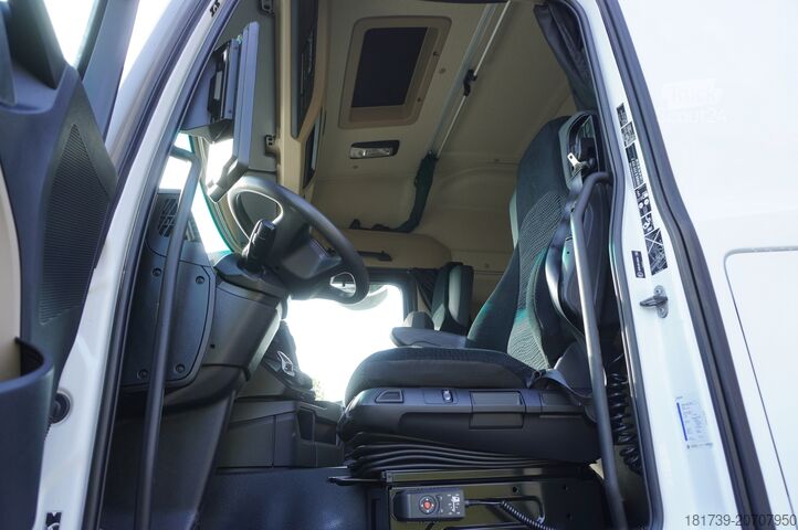 Box truck Mercedes-Benz Actros 2545 MP5 / KRONE 18 EPAL box body