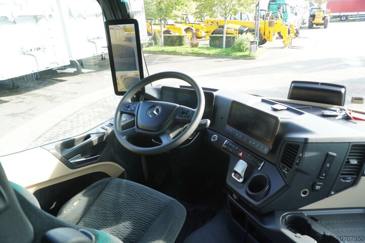 Box truck Mercedes-Benz Actros 2545 MP5 / KRONE 18 EPAL box body