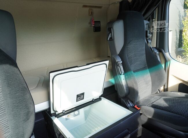 Box truck Mercedes-Benz Actros 2545 MP5 / KRONE 18 EPAL box body