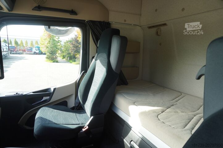 Box truck Mercedes-Benz Actros 2545 MP5 / KRONE 18 EPAL box body