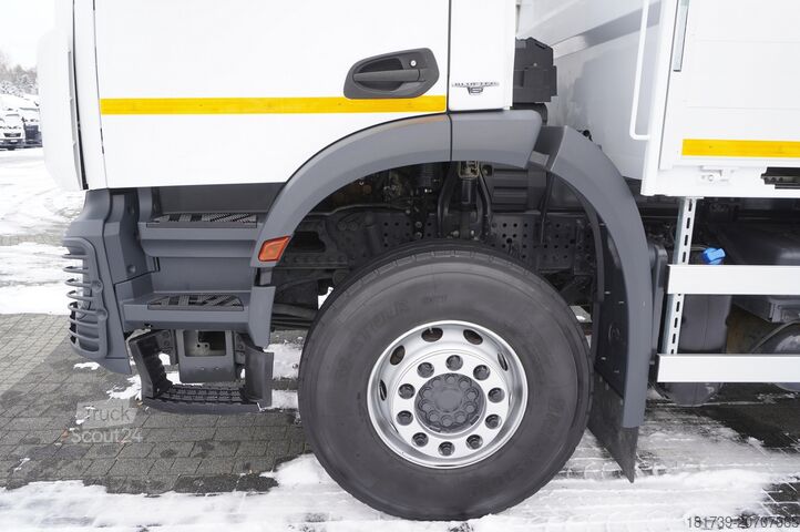 Vinçli platform Mercedes-Benz Arocs 2633 flatbed truck / Crane FASSI