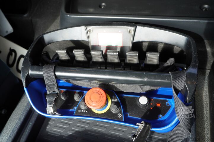 Vinçli platform Mercedes-Benz Antos 2540 / Flatbed 15 EPAL/ Fassi F165