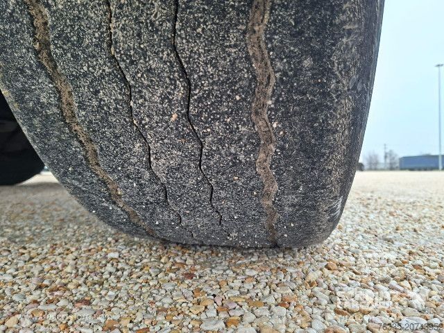 Полуремарке Schmitz Cargobull Containerchassis Standard