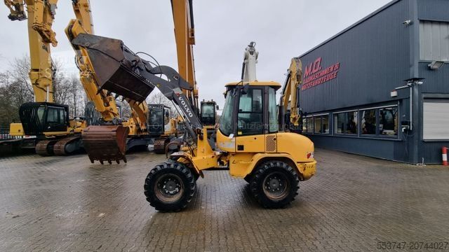 Încărcător pe roți VOLVO Volvo L30B Pro