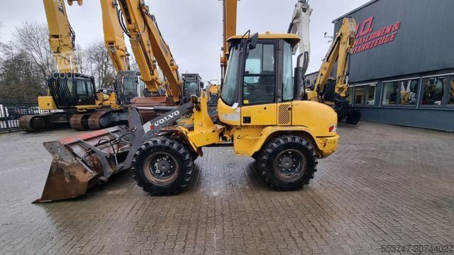 Încărcător pe roți VOLVO Volvo L30B Pro