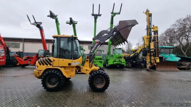 Încărcător pe roți VOLVO Volvo L30B Pro