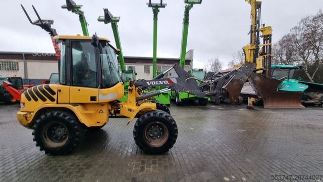 Încărcător pe roți VOLVO Volvo L30B Pro