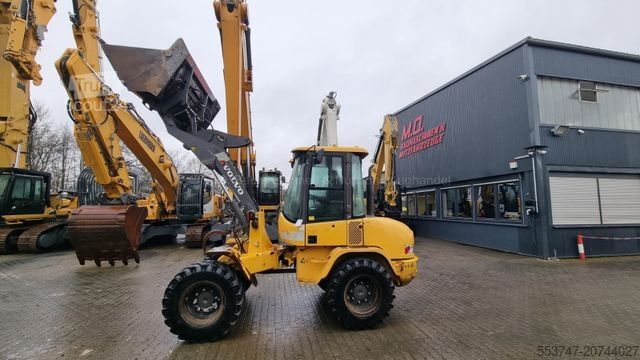 Încărcător pe roți VOLVO Volvo L30B Pro