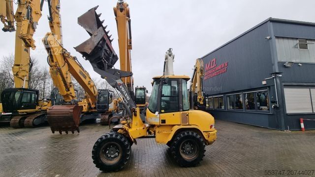 Încărcător pe roți VOLVO Volvo L30B Pro