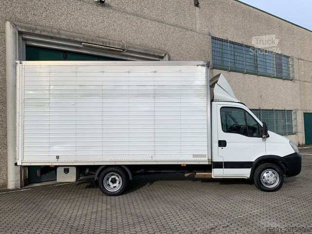 Furgon blaszak Iveco Daily 35C14 con Furgone in Lega 4,50 mt.