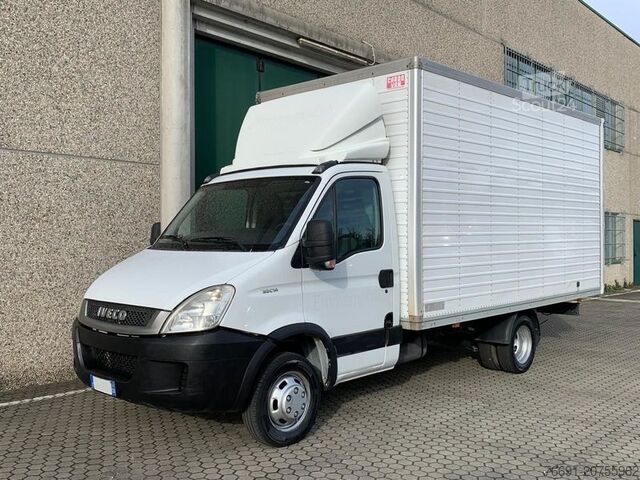 Furgon blaszak Iveco Daily 35C14 con Furgone in Lega 4,50 mt.
