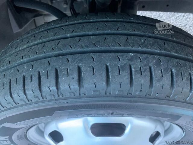 Furgon blaszak Iveco Daily 35C14 con Furgone in Lega 4,50 mt.