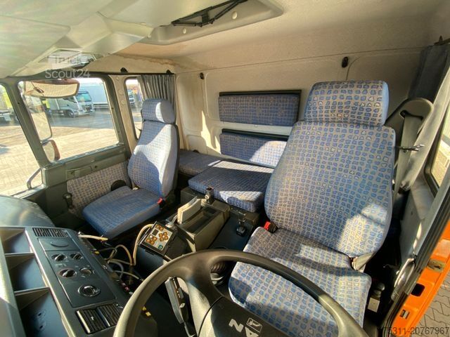 Kiepwagen bestelauto MAN LE 8.220 4x4 | Kipper/Kran Palfinger PK7001