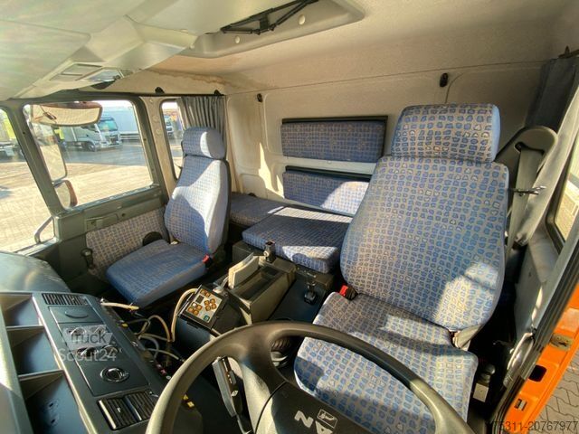 Kipper LKW MAN LE 8.220 4x4 | Kipper/Kran Palfinger PK7001