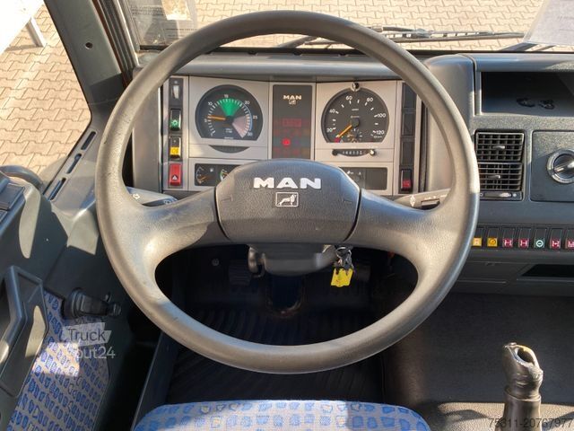 Kipper LKW MAN LE 8.220 4x4 | Kipper/Kran Palfinger PK7001