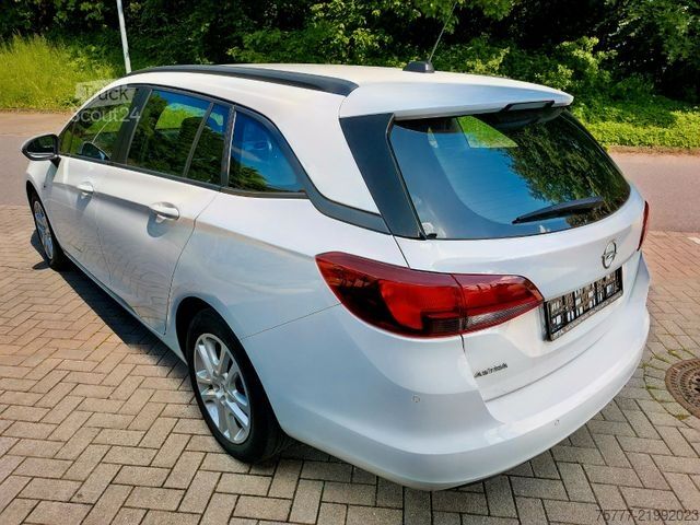 Минибус OPEL Astra Sports Tourer 1,5 CDTI-AHK-Navi-PDC
