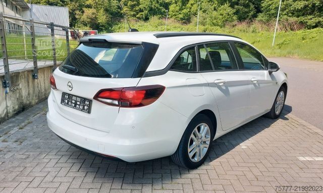 Минибус OPEL Astra Sports Tourer 1,5 CDTI-AHK-Navi-PDC