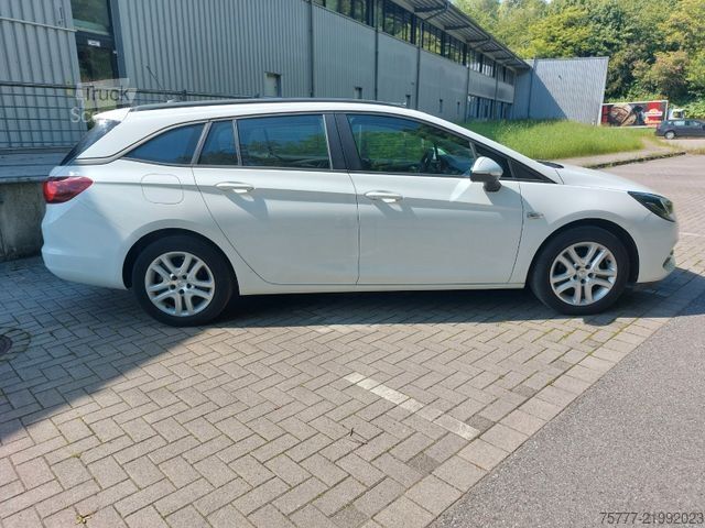 Минибус OPEL Astra Sports Tourer 1,5 CDTI-AHK-Navi-PDC