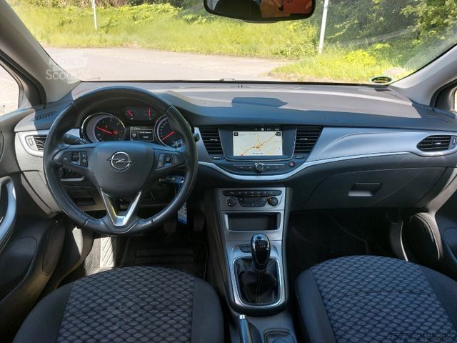 Минибус OPEL Astra Sports Tourer 1,5 CDTI-AHK-Navi-PDC