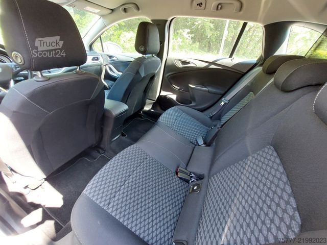 Минибус OPEL Astra Sports Tourer 1,5 CDTI-AHK-Navi-PDC