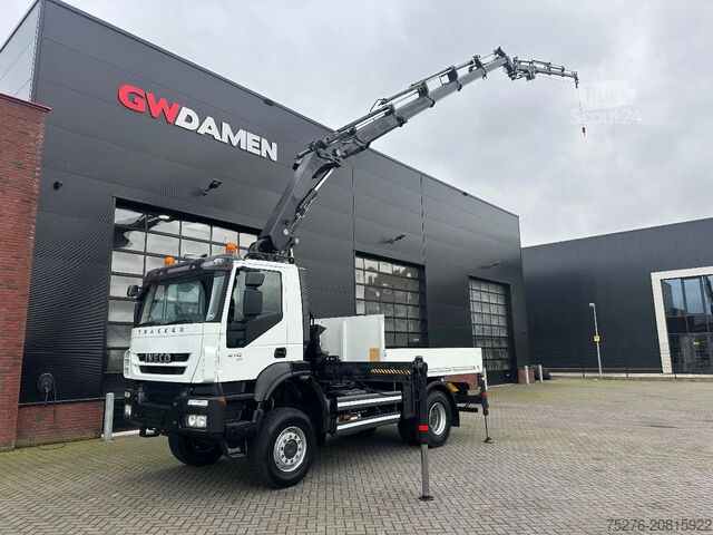 Vrachtwagen met kraan Iveco Trakker 410 4x4 Hiab 244-5 + Fly jib , winch 12...