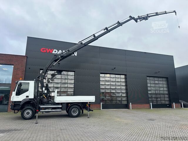Vrachtwagen met kraan Iveco Trakker 410 4x4 Hiab 244-5 + Fly jib , winch 12...