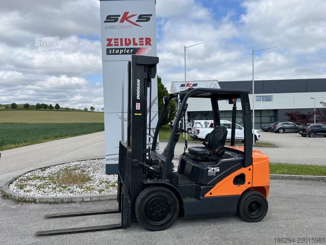 Stivuitor frontal Doosan D25S-7