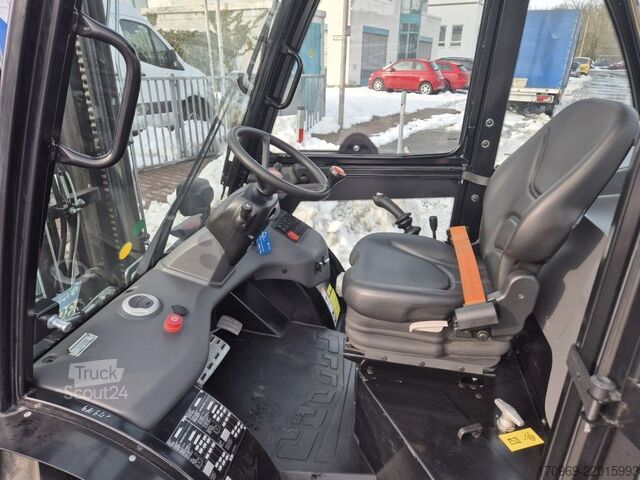 رافعة شوكية للطرق الوعرة Manitou MC 25-4 ST5B S1