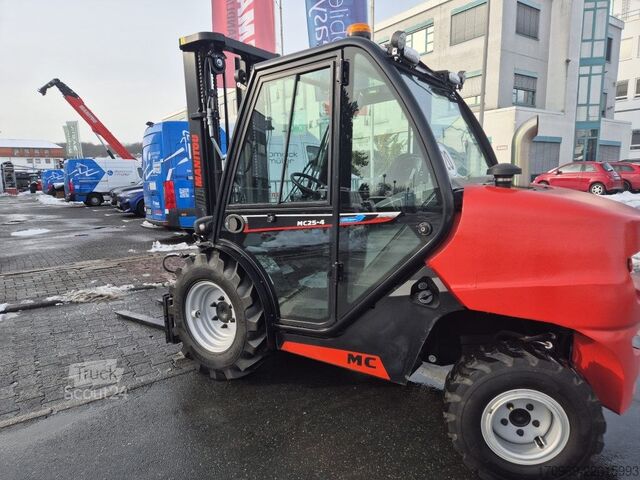 رافعة شوكية للطرق الوعرة Manitou MC 25-4 ST5B S1