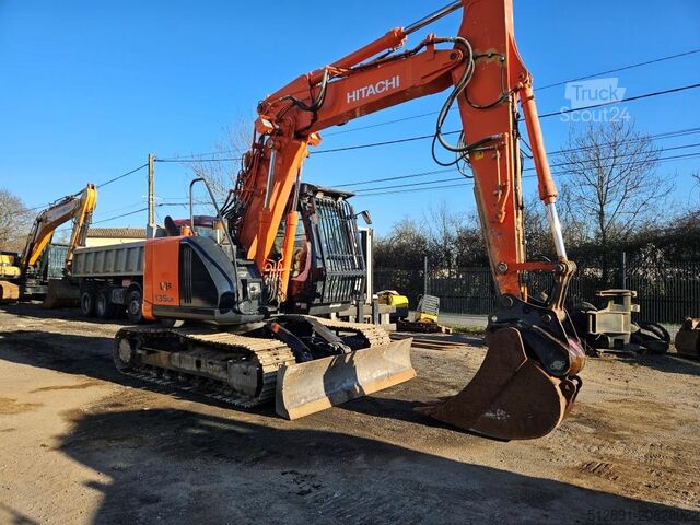 Excavadora sobre orugas Hitachi ZX 135 US-5