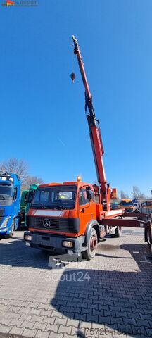 Jeřáb na nákladním automobilu Mercedes-Benz 1722 Dachdeckerkran Cormach 30000 TECH,
