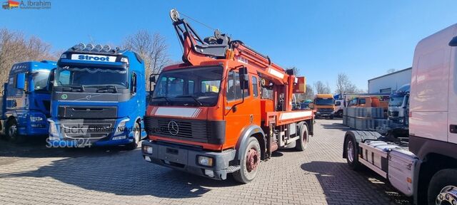 Grúa montada en camión Mercedes-Benz 1722 Dachdeckerkran Cormach 30000  TECH,