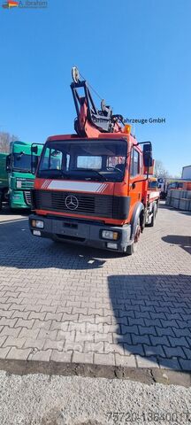 Grúa montada en camión Mercedes-Benz 1722 Dachdeckerkran Cormach 30000  TECH,