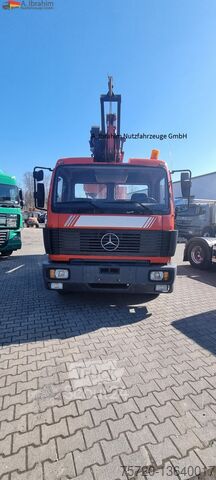 Grúa montada en camión Mercedes-Benz 1722 Dachdeckerkran Cormach 30000  TECH,